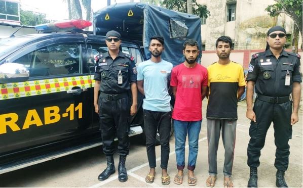 কুমিল্লায় হত্যা মামলায় মৃত্যুদন্ডপ্রাপ্ত পলাতক আসামীকে গ্রেফতার করেছে র‌্যাব
