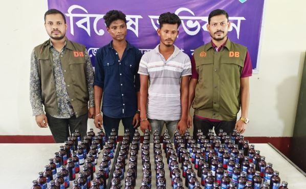 কুমিল্লায় ডিবি পুলিশের হাতে আটক ২ মাদক কারবারি