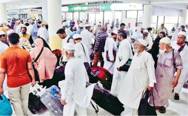 পবিত্র হজ পালন শেষে দেশে ফিরেছেন ৪৪ হাজার হাজি