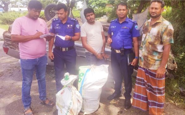 কুমিল্লায় গাঁজা, ফেন্সিডিল ও প্রাইভেটকারসহ গ্রেফতার ১
